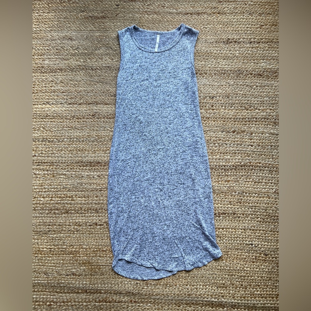 Love In Heathered Knit Gray Sleeveless Jersey Midi Dress